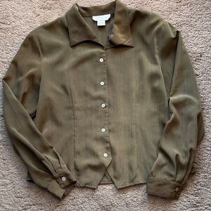 K Arnold brand Elegant Olive Women's Button-Down Shirt. Size 10.